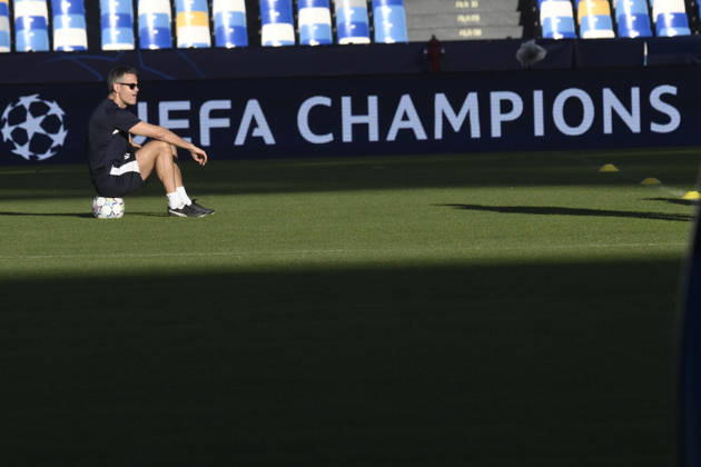 October 19, 2026, Napoli: Bodo Glimt s head coach Kjetil Knutsen attends a training session at ˜Diego Armando Maradona™ stadium™ in Naples ( Italy) , 19 october 2026. Ssc. Bodo-Glimt will face Ssc Napoli in their UEFA Champions League match on 20 october 2026. ANSA CIRO FUSCO. UEFA Champions League - Napoli Vs Bodo-Glimt  - ZUMAa110 20261019_zaf_a110_017 Copyright: xCiroxFuscox