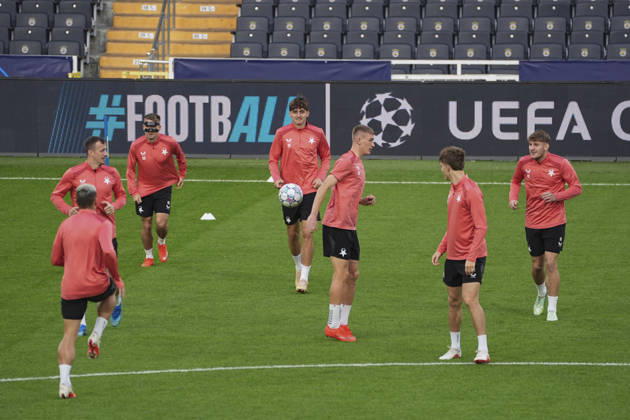 Ahead of Fenerbahce v Slavia Prague - UEFA Champions League ISTANBUL, TURKIYE - OCTOBER 19: Players of Slavia Prague attends the training session ahead of their UEFA Champions League match between Fenerbahce and Slavia Prague at Chobani Stadium in Istanbul, Turkiye, on October 19, 2026. Beyza Comert Anadolu Istanbul Turkey. Editorial use only. Please get in touch for any other usage.  Copyright: x2026xAnadoluxBeyzaxComertx