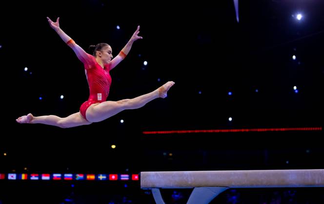 ROTTERDAM - Vera van Pol during the qualifications at the World Gymnastics Championships in Rotterdam Ahoy. IRIS VAN DEN BROEK ANP xVIxANPxSportx xxANPxIVx 572980149 originalFilename: 572980149.jpg