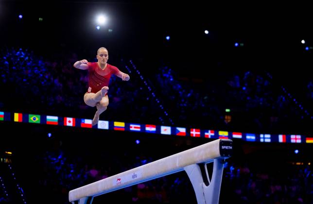 ROTTERDAM - Sanne Wevers during the qualifications at the World Gymnastics Championships in Rotterdam Ahoy. IRIS VAN DEN BROEK ANP xVIxANPxSportx xxANPxIVx 572980209 originalFilename: 572980209.jpg