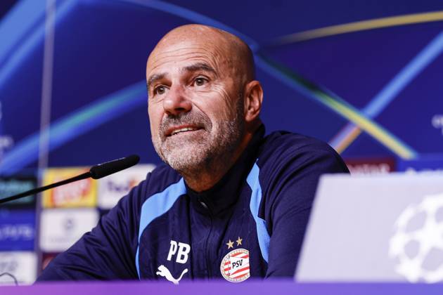 PORTO , 19-10-2026 , Estadio do Dragao , season 2026 2027 , UEFA Champions League football , press conference, PK, Pressekonferenz PSV , Picture shows PSV trainer coach Peter Bosz during the press conference Press conference and training PSV  x208820184x Copyright: