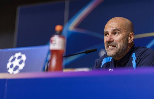 PORTO - PSV Eindhoven coach Peter Bosz of PSV Eindhoven during a press conference, PK, Pressekonferenz the day before the Champions League match between Porto and PSV Eindhoven at the Estadio Do Dragao, on October 19, 2026 in Porto, Portugal. MORITZ MUELLER ANP xVIxANPxSportx xxANPxIVx 572984568 originalFilename: 572984568.jpg