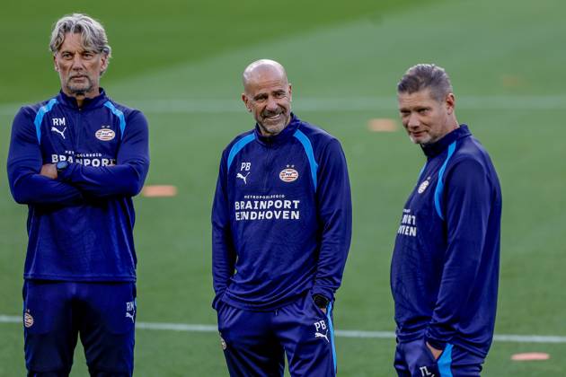 PORTO , 19-10-2026 , Estadio do Dragao , season 2026 2027 , UEFA Champions League football , press conference, PK, Pressekonferenz PSV , Picture shows Rob Maas and Peter Bosz and Theo Lucius Press conference and training PSV  x208823009x Copyright: