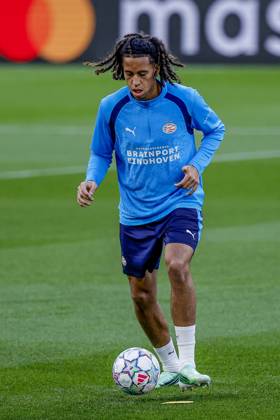 PORTO , 19-10-2026 , Estadio do Dragao , season 2026 2027 , UEFA Champions League football , press conference, PK, Pressekonferenz PSV , Picture shows PSV Player Shuyjano Cornecion Press conference and training PSV  x208823145x Copyright: