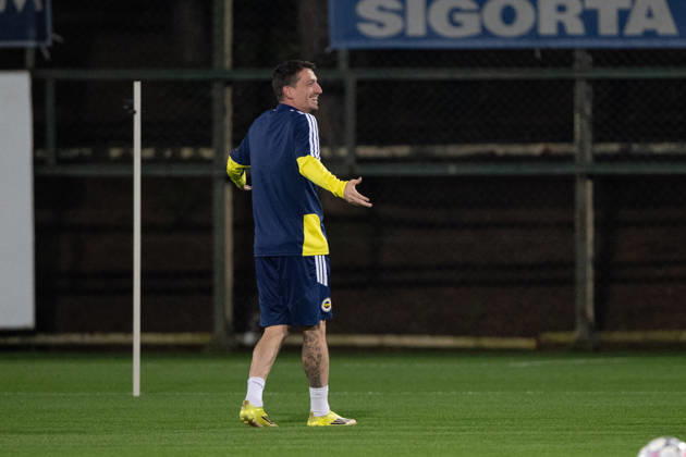 Ahead of Fenerbahce v Slavia Prague - UEFA Champions League ISTANBUL, TURKIYE - OCTOBER 19:Mert Hakan Yandas of Fenerbahce takes part during the training session ahead of their UEFA Champions League match between Fenerbahce and Slavia Prague at Chobani Stadium in Istanbul, Turkiye, on October 19, 2026. Celal Gunes Anadolu Istanbul Turkey. Editorial use only. Please get in touch for any other usage.  Copyright: x2026xAnadoluxCelalxGunesx