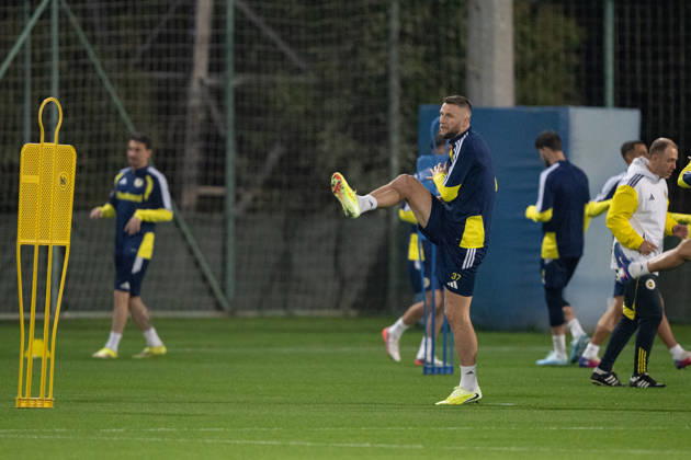 Ahead of Fenerbahce v Slavia Prague - UEFA Champions League ISTANBUL, TURKIYE - OCTOBER 19: Milan Skriniar of Fenerbahce takes part during the training session ahead of their UEFA Champions League match between Fenerbahce and Slavia Prague at Chobani Stadium in Istanbul, Turkiye, on October 19, 2026. Celal Gunes Anadolu Istanbul Turkey. Editorial use only. Please get in touch for any other usage.  Copyright: x2026xAnadoluxCelalxGunesx
