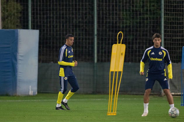 Ahead of Fenerbahce v Slavia Prague - UEFA Champions League ISTANBUL, TURKIYE - OCTOBER 19: Mason Greenwood of Fenerbahce takes part during the training session ahead of their UEFA Champions League match between Fenerbahce and Slavia Prague at Chobani Stadium in Istanbul, Turkiye, on October 19, 2026. Celal Gunes Anadolu Istanbul Turkey. Editorial use only. Please get in touch for any other usage.  Copyright: x2026xAnadoluxCelalxGunesx