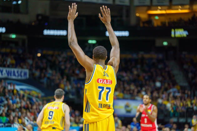 Im Bild: Sima, Alba Berlin, 77 19.10.2026, Alba Berlin - BMA365 Bamberg Baskets, BBL-Pokal Achtelfinale, Basketball, Saison 2026 27, Uber Arena Copyright: HMBxMedia xPascalxSpanehl