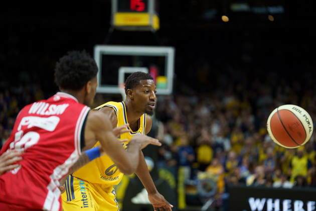 Im Bild: Sima, Alba Berlin, 77 19.10.2026, Alba Berlin - BMA365 Bamberg Baskets, BBL-Pokal Achtelfinale, Basketball, Saison 2026 27, Uber Arena Copyright: HMBxMedia xPascalxSpanehl