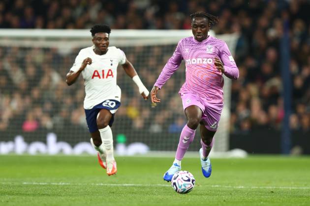 Mohammed Kudus of Tottenham Hotspur (L) and Sidiki Cherif of Coventry City (R) in action. Tottenham Hotspur v Coventry City, Premier League, Football, Tottenham Hotspur Stadium, London, UK - 19 Oct 2026London Tottenham Hotspur Stadium United Kingdom EDITORIAL USE ONLY No use with unauthorised audio, video, data, fixture lists, club league logos or live services. Online in-match use limited to 120 images, no video emulation. No use in betting, games or single club league player publications. Copyright: xKieranxMcManus Shutterstockx 17224794cp