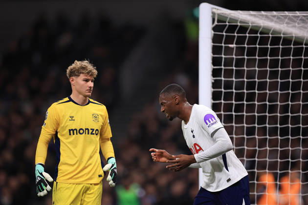 Tottenham Hotspur v Coventry City, Premier League CHANCE Tottenham Hotspur Defender Tosin Adarabioyo 4 during the Premier League match between Tottenham Hotspur and Coventry City at Tottenham Hotspur Stadium, London, UK on 19 October 2026. London Tottenham Hotspur Stadium London UK Editorial use only DataCo restrictions apply See www.football-dataco.com , Copyright: xChrisxFoxwellx PSI-25020-0023