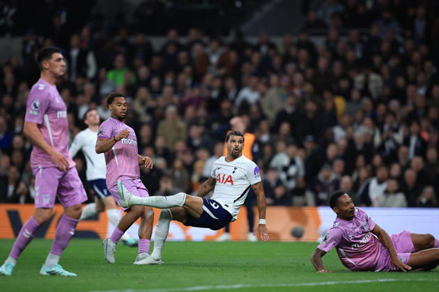 Tottenham Hotspur v Coventry City, Premier League CHANCE Tottenham Hotspur Forward Dominic Solanke 19 shoots towards goal during the Premier League match between Tottenham Hotspur and Coventry City at Tottenham Hotspur Stadium, London, UK on 19 October 2026. London Tottenham Hotspur Stadium London UK Editorial use only DataCo restrictions apply See www.football-dataco.com , Copyright: xChrisxFoxwellx PSI-25020-0026