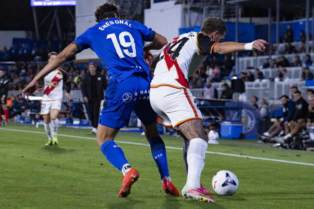 Getafe CF v Rayo Vallecano - La Liga EA Sports 2026 27 October 19, 2026, Estadio El Coliseum, Getafe, Madrid, Spain: Florian Lejeune of Rayo Vallecano is defended by Enes Unal of Getafe during La Liga EA Sports match between Getafe and Rayo Vallecano at Estadio El Coliseum on October 19, 2026 in Madrid, Spain. Getafe Estadio Coliseum Madrid Spain Copyright: xAlejandroxMatiasxAcostax