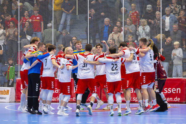 19.10.2026, 8. Spieltag der 2. Handball-Bundesliga, TuSEM Essen - TV Emsdetten. Die Spieler des TUSEM bejubeln den ersten Sieg der Saison. Essen Am Hallo NRW Deutschland xRHR-FOTO DEx Copyright: DennisxEwert RHR-FOTOx RHR-FOTO DE
