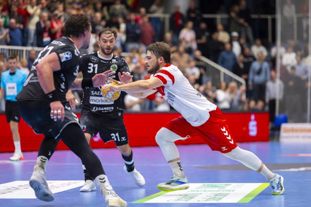 19.10.2026, 8. Spieltag der 2. Handball-Bundesliga, TuSEM Essen - TV Emsdetten. Nicholas Schley (TuSEM Essen) setzt sich durch. Essen Am Hallo NRW Deutschland xRHR-FOTO DEx Copyright: DennisxEwert RHR-FOTOx RHR-FOTO DE