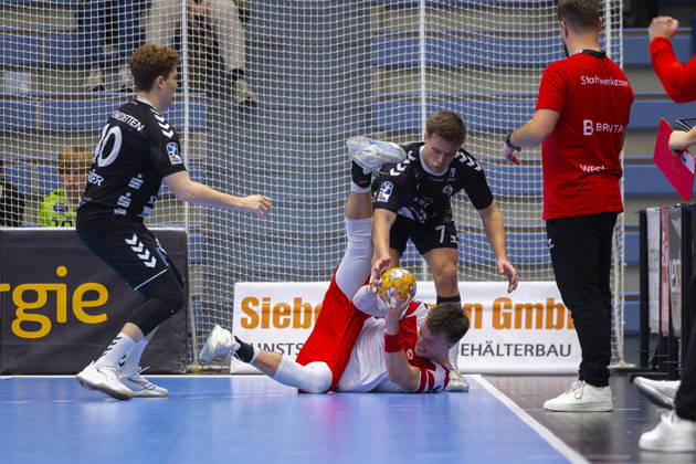 19.10.2026, 8. Spieltag der 2. Handball-Bundesliga, TuSEM Essen - TV Emsdetten. Max Neuhaus (TuSEM Essen) behauptet den Ball. Essen Am Hallo NRW Deutschland xRHR-FOTO DEx Copyright: DennisxEwert RHR-FOTOx RHR-FOTO DE