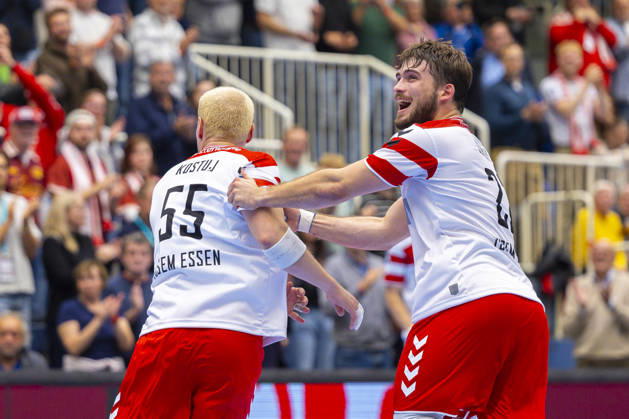 19.10.2026, 8. Spieltag der 2. Handball-Bundesliga, TuSEM Essen - TV Emsdetten. v. l. Oskar Kostuj (TuSEM Essen), Nicholas Schley (TuSEM Essen) jubeln. Essen Am Hallo NRW Deutschland xRHR-FOTO DEx Copyright: DennisxEwert RHR-FOTOx RHR-FOTO DE