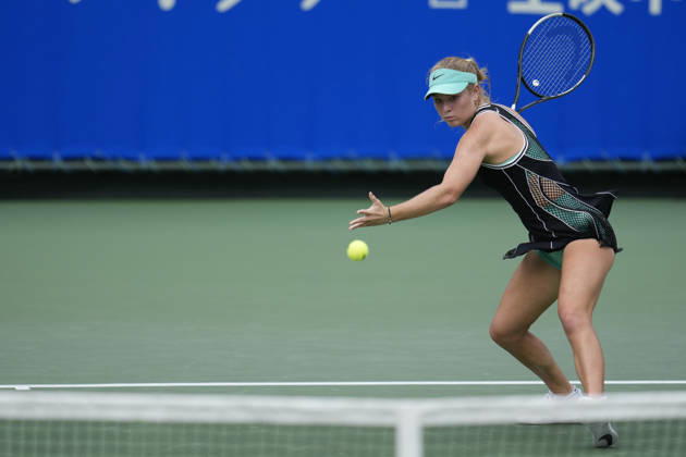 WTA, Tennis Damen Kinoshita Group Japan Open - Day 2 Emerson Jones of Australia competes in her round of 32 singles match against Ann Li of the United States at the 2026 Kinoshita Group Japan Open Women s tennis tournament at the Utsubo Tennis Center in Osaka, Japan, on October 20, 2026. Osaka Japan  Copyright: xOwenxHammondx originalFilename:hammond-2026kino261020_npoRU.jpg