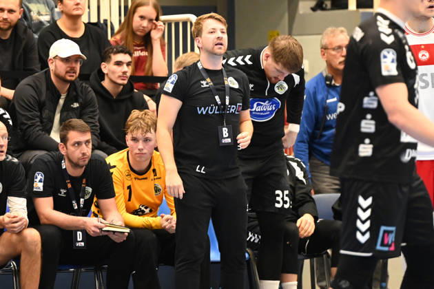 Trainer Lennart Lingener TuSEM Essen - TV Emsdetten 19.10.2026 Trainer Lennart Lingener (TV Emsdetten), 2. Handball Bundesliga TuSEM Essen - TV Emsdetten am 19. Oktober 2026 in der Sporthalle am Hallo, Essen. Endstand: 32:25 vor 2.132 Zuschauer.