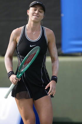 WTA, Tennis Damen Kinoshita Group Japan Open - Day 2 Paula Badosa of Spain competes in her round of 32 singles match against Antonia Ruzic of Croatia at the 2026 Kinoshita Group Japan Open Women s tennis tournament at Utsubo Tennis Center in Osaka, Japan, on October 20, 2026. Osaka Japan Copyright: xOwenxHammondx originalFilename:hammond-2026kino261020_nplqt