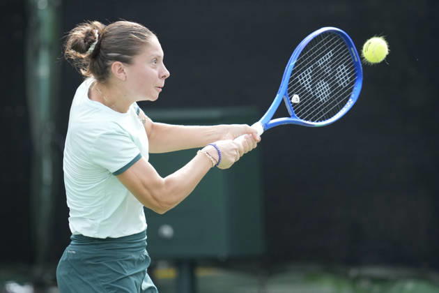 WTA, Tennis Damen Kinoshita Group Japan Open - Day 2 Antonia Ruzic of Croatia plays against Paula Badosa of Spain during their round of 32 singles match at the 2026 Kinoshita Group Japan Open Women s tennis tournament at Utsubo Tennis Center in Osaka, Japan, on October 20, 2026. Osaka Japan Copyright: xOwenxHammondx originalFilename:hammond-2026kino261020_npQhv