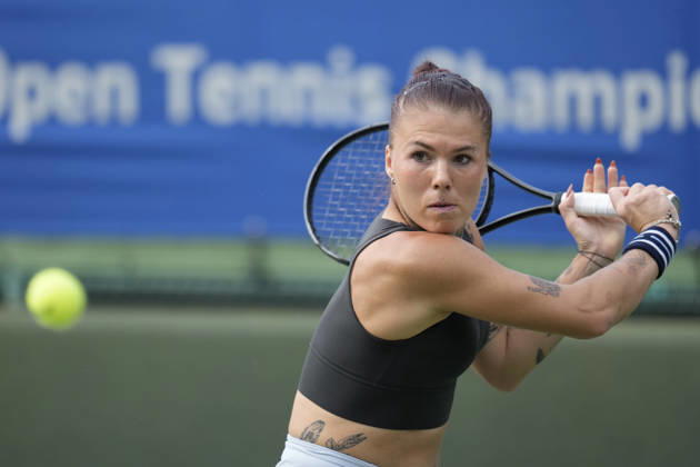 WTA, Tennis Damen Kinoshita Group Japan Open - Day 2 Oleksandra Oliynykova of Ukraine plays her round of 32 singles match against Mary Stoiana of the United States at the 2026 Kinoshita Group Japan Open Women s tennis tournament at Utsubo Tennis Center in Osaka, Japan, on October 20, 2026. Osaka Japan Copyright: xOwenxHammondx originalFilename:hammond-2026kino261020_npSpT