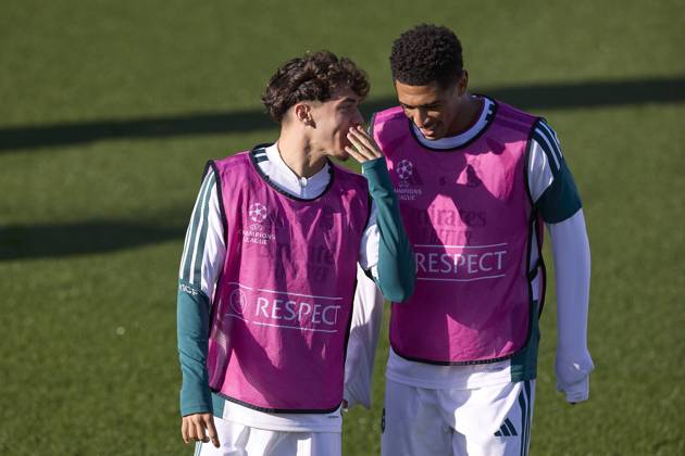 October 20, 2026, Madrid, Spain: (From L to R) Thiago Pitarch and Jude Bellingham (Real Madrid CF) are seen in action during a training session on the eve of the UEFA Champions League 2026 2027 match between Real Madrid CF and RB Leipzig..Real Madrid CF is holding its final training session ahead of its third UEFA Champions League game. Madrid Spain - ZUMAs197 20261020_aaa_s197_020 Copyright: xFedericoxTitonex