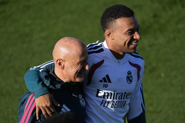 REAL MADRID CF v RB LEIPZIG. CHAMPIONS LEAGUE 2026 2027. ROUND 3. Real Madrid CF s Kylian Mbappe (r) with the fitness coach Antonio Pintus during training session prior to the Champions League round 3 match against RB Leipzig. October 20 2026. (ALTERPHOTOS Acero) MadridSpain  Copyright: xAcerox
