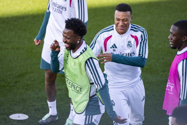 Real Madrid CF Training Session And press conference, PK, Pressekonferenz - UEFA Champions League 2026 27 League Phase MD3 MADRID, SPAIN - OCTOBER 20: Players of Real Madrid CF (from L to R) Vinicius Junior, Kylian Mbappe are seen during the training session on day ahead of the UEFA Champions League 2026 27 League Phase MD3 at Ciudad Real Madrid on October 20, 2026 in Valdebebas, Spain. Valdebebas Ciudad Real Madrid Madrid Spain Copyright: xAlbertoxGardinx AGardin_20261020_Rea_Mad_Press_0177