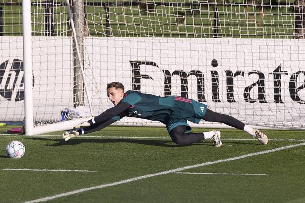 UEFA Champions League 2026 2027 - Real Madrid CF training session in Madrid, Spain - 20 Oct 2026 Sergio Mestre (Real Madrid CF) is seen in action during a training session on the eve of the UEFA Champions League 2026 2027 match between Real Madrid CF and RB Leipzig. Real Madrid CF is holding its final training session ahead of its third UEFA Champions League game. Madrid Spain Copyright: xFedericoxTitonex xSOPAxImagesx Federico-Titone-1460423