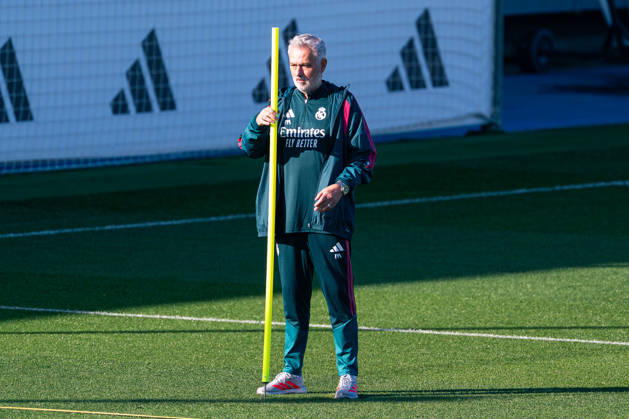 IPA89946328 - MADRID, SPAIN - OCTOBER 20: Jose Mourinho, head coach of Real Madrid CF, during training the day before Matchday 3 of the 2026 27 UEFA Champions League group stage at Ciudad Real Madrid on October 20, 2026, in Madrid, Spain. during Real Madrid - Training and press conference, PK, Pressekonferenz a UEFA Champions League soccer match in Madrid, Spain, on October 20, 2026  Copyright: xTomasxGarrido IPAxSportx xx IPA89946328 IPA89946328