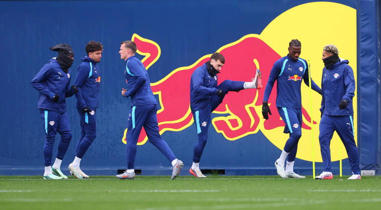 RB Leipzig - Training Champions League Leipzig, 20.10.2026, RB Akademie, UEFA Champions League , RB Leipzig - Abschlusstraining am Vortag von Real Madrid v. RBLeipzig , Im Bild v.l.: Castello Lukeba, Neil El Aynaoui, Lukas Klostermann, Brajan Gruda, Ezechiel Banzuzi und Antonio Nusa (alle RB Leipzig) ,