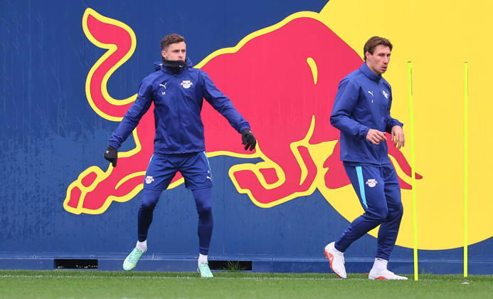 RB Leipzig - Training Champions League Leipzig, 20.10.2026, RB Akademie, UEFA Champions League , RB Leipzig - Abschlusstraining am Vortag von Real Madrid v. RBLeipzig , Im Bild v.l.: Christoph Baumgartner und Willi Orban (beide RB Leipzig) ,