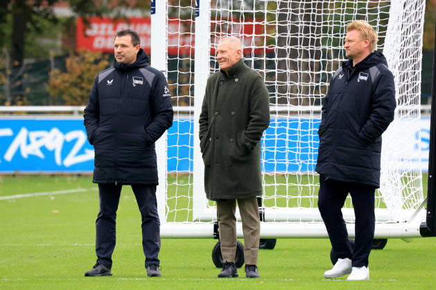 20.10.2026, DEU GER, Fussball , 2.Fussballbundesliga, Saison 2026 2027, Sportforum, Hertha BSC, Training Benjamin Weber Sportdirektor,( Hertha BSC Berlin ), Dr. Peter Goerlich ( Hertha BSC ), Geschaeftsfuehrung 2. Liga: DFB DFL regulations prohibit any use of photographs as image sequences and or quasi-video) nordphoto GmbH Engler Berlin Sportforum Berlin Deutschland Copyright: xNordphotox xEnglerx