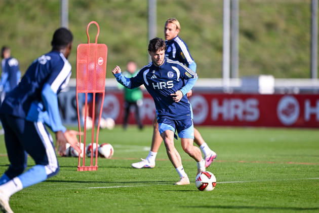 20.10.2026, Fussball, Saison 2026 2027, Bundesliga, Training des FC Schalke 04, Adrian Gantenbein (FC Schalke 04), xRHR-FOTO YYx Copyright: KROEGER RHR-FOTOx RHR-FOTO YY