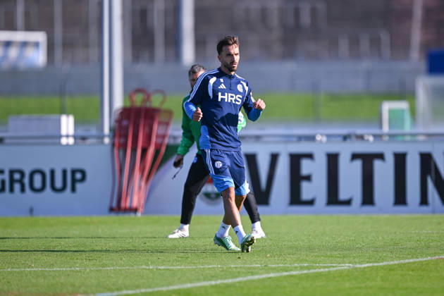20.10.2026, Fussball, Saison 2026 2027, Bundesliga, Training des FC Schalke 04, Kenan Karaman (FC Schalke 04) xRHR-FOTO YYx Copyright: KROEGER RHR-FOTOx RHR-FOTO YY