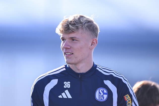 20.10.2026, Fussball, Saison 2026 2027, Bundesliga, Training des FC Schalke 04, Torwart Johannes Siebeking (FC Schalke 04) xRHR-FOTO YYx Copyright: KROEGER RHR-FOTOx RHR-FOTO YY
