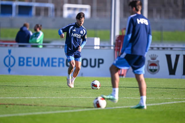 20.10.2026, Fussball, Saison 2026 2027, Bundesliga, Training des FC Schalke 04, Adrian Gantenbein (FC Schalke 04) xRHR-FOTO YYx Copyright: KROEGER RHR-FOTOx RHR-FOTO YY