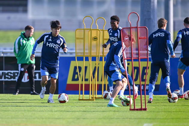 20.10.2026, Fussball, Saison 2026 2027, Bundesliga, Training des FC Schalke 04, Satoshi Tanaka (FC Schalke 04), xRHR-FOTO YYx Copyright: KROEGER RHR-FOTOx RHR-FOTO YY