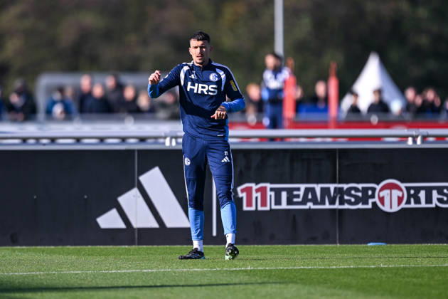 20.10.2026, Fussball, Saison 2026 2027, Bundesliga, Training des FC Schalke 04, Dejan Ljubicic (FC Schalke 04) xRHR-FOTO YYx Copyright: KROEGER RHR-FOTOx RHR-FOTO YY