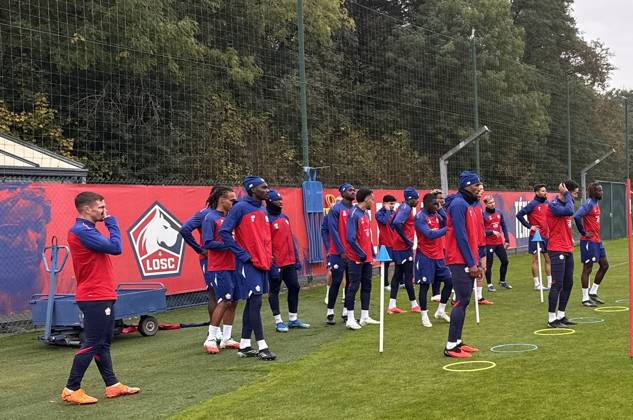 LOSC Lille training session ahead of UEFA Champions League match against Galatasaray CAMPHIN-EN-PEVELE, FRANCE - OCTOBER 20: Players of LOSC Lille take part in a training session at the Domaine de Luchin training facilities ahead of their UEFA Champions League league phase week 3 football match against Galatasaray in Camphin-en-Pevele, France, on October 20, 2026. Murat Karadag Anadolu Camphin-en-pevele France. Editorial use only. Please get in touch for any other usage.  Copyright: x2026xAnadoluxMuratxKaradagx