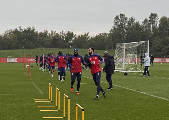 LOSC Lille training session ahead of UEFA Champions League match against Galatasaray CAMPHIN-EN-PEVELE, FRANCE - OCTOBER 20: Players of LOSC Lille take part in a training session at the Domaine de Luchin training facilities ahead of their UEFA Champions League league phase week 3 football match against Galatasaray in Camphin-en-Pevele, France, on October 20, 2026. Murat Karadag Anadolu Camphin-en-pevele France. Editorial use only. Please get in touch for any other usage.  Copyright: x2026xAnadoluxMuratxKaradagx