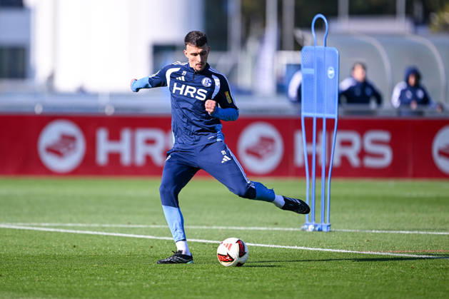 20.10.2026, Fussball, Saison 2026 2027, Bundesliga, Training des FC Schalke 04, Dejan Ljubicic (FC Schalke 04) xRHR-FOTO YYx Copyright: KROEGER RHR-FOTOx RHR-FOTO YY