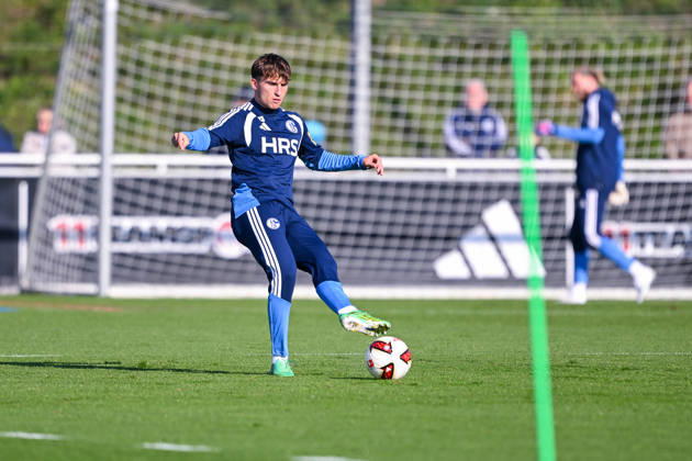 20.10.2026, Fussball, Saison 2026 2027, Bundesliga, Training des FC Schalke 04, Vitalie Becker (FC Schalke 04) xRHR-FOTO YYx Copyright: KROEGER RHR-FOTOx RHR-FOTO YY