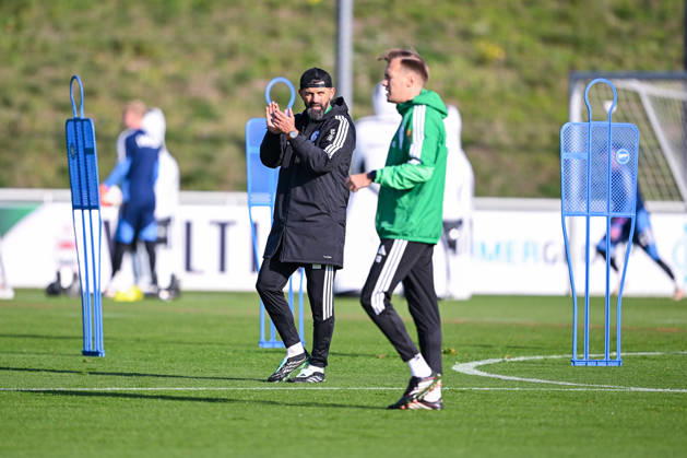 20.10.2026, Fussball, Saison 2026 2027, Bundesliga, Training des FC Schalke 04, Trainer Miron Muslic (FC Schalke 04) xRHR-FOTO YYx Copyright: KROEGER RHR-FOTOx RHR-FOTO YY
