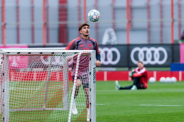MUNICH, GERMANY - OCTOBER 20: Tom Bischof (FC Bayern Muenchen, 8) controls the ball during the training session before the UEFA Champions League match between FC Bayern Muenchen vs. Arsenal FC at Trainingsgelaende an der Saebener Str on October 20, 2026 in Munich, Germany. Bavaria Germany Copyright: xSteffiexWunderlx