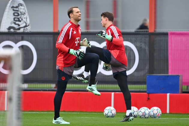 Manuel NEUER (Torwart Bayern Muenchen), re:Torwart Jonas URBIG (Bayern Muenchen). Fussball Champions League,Saison 2026 27, Ligaphase ABSCHLUSSTRAINING am 20.10.2026 FC Bayern Muenchen - FC Arsenal