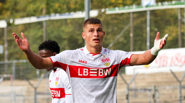 20.10.2026, Stuttgart, Fußball U19 Champions League, Saison 2026 2027, U19 YouthLeague VfB Stuttgart vs. Atletico Madrid, Jubel nach dem 1:1 Tor, Torschütze Enis Redzepi (VfB)