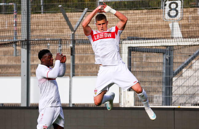 20.10.2026, Stuttgart, Fußball U19 Champions League, Saison 2026 2027, U19 YouthLeague VfB Stuttgart vs. Atletico Madrid, Jubel nach dem 1:1 Tor, Torschütze Enis Redzepi (VfB)