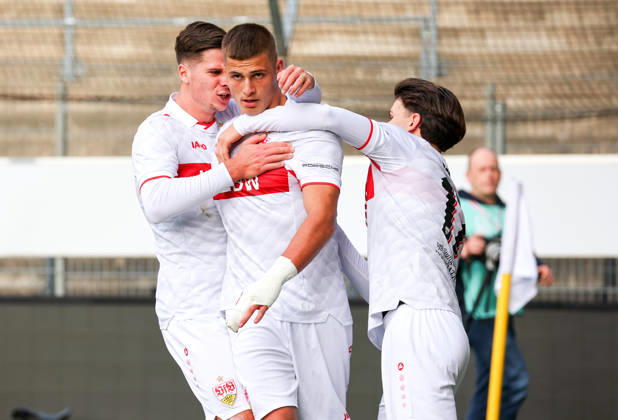 20.10.2026, Stuttgart, Fußball U19 Champions League, Saison 2026 2027, U19 YouthLeague VfB Stuttgart vs. Atletico Madrid, Jubel nach dem 1:1 Tor, Torschütze Enis Redzepi (VfB)